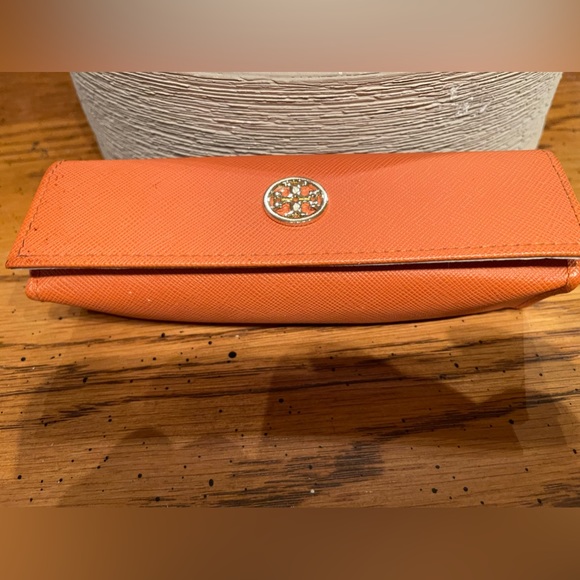 Tory Burch Designer Eyeglasses Cases + Tori Burch Dust Bag with Gold Pendant - Picture 2 of 6